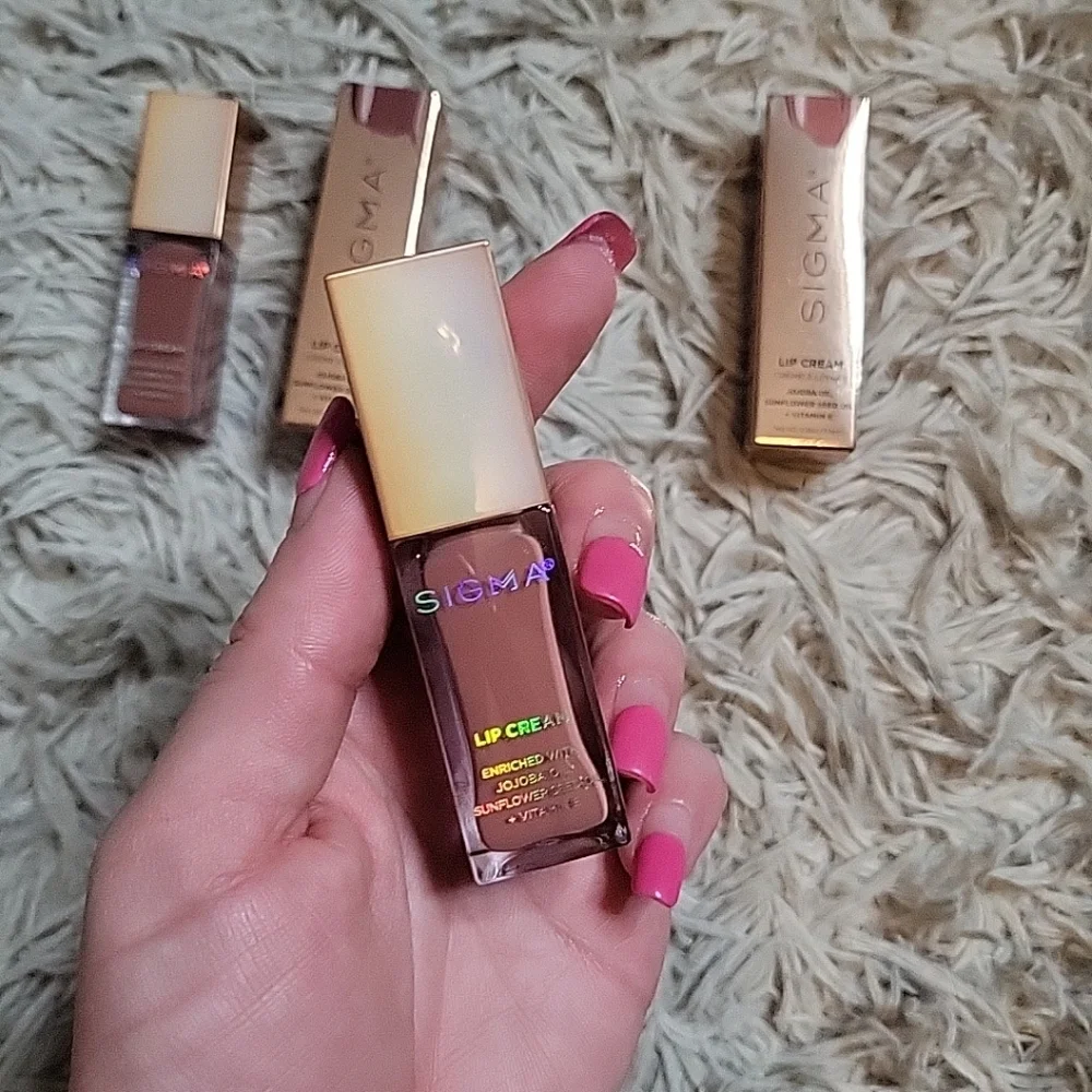 Lippy Bundle Duo Sigma Lip Cream Jojoba & Sunflower Seed Oil Begonia Dusty Rose